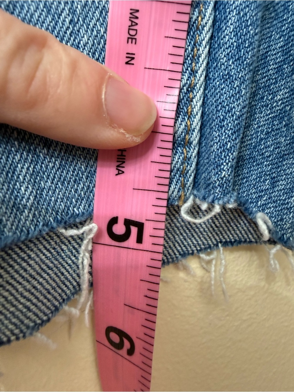 Abercrombie & Fitch 12L Ultra High Rise 90s Straight Cut Off Jean Denim Shorts - Picture 8 of 9
